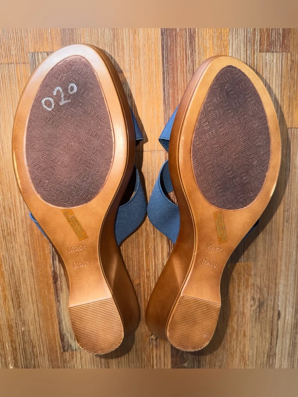 Italian Shoemakers Wedge Sandals With Crisscross Straps Women’s NEW